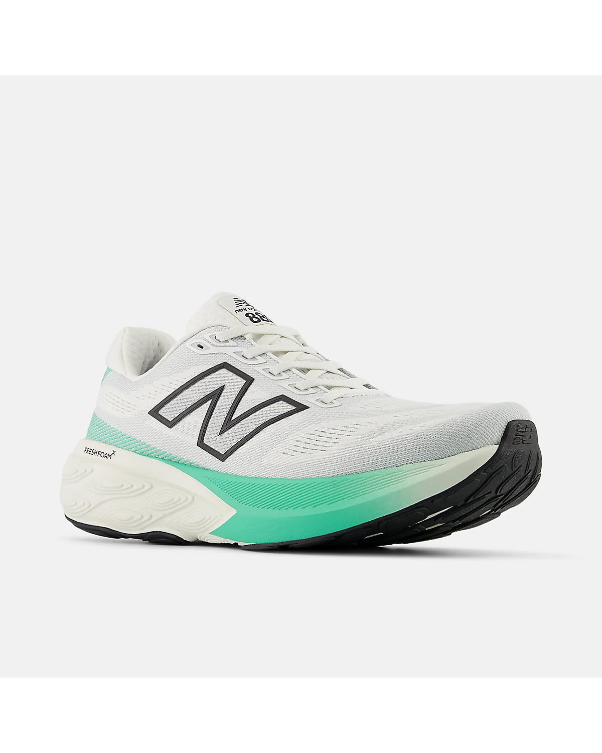 Кроссовки New Balance Fresh Foam X 880v15 с зелёной вставкой, боковой вид