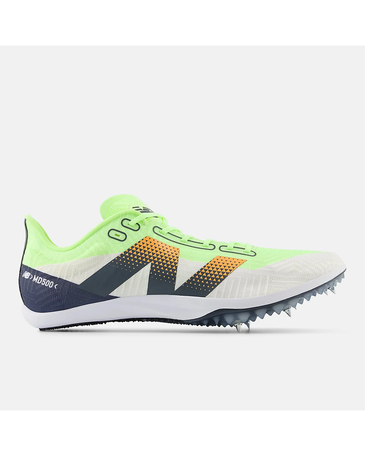 Салатовые шиповки New Balance FuelCell MD500 v9, вид сбоку.