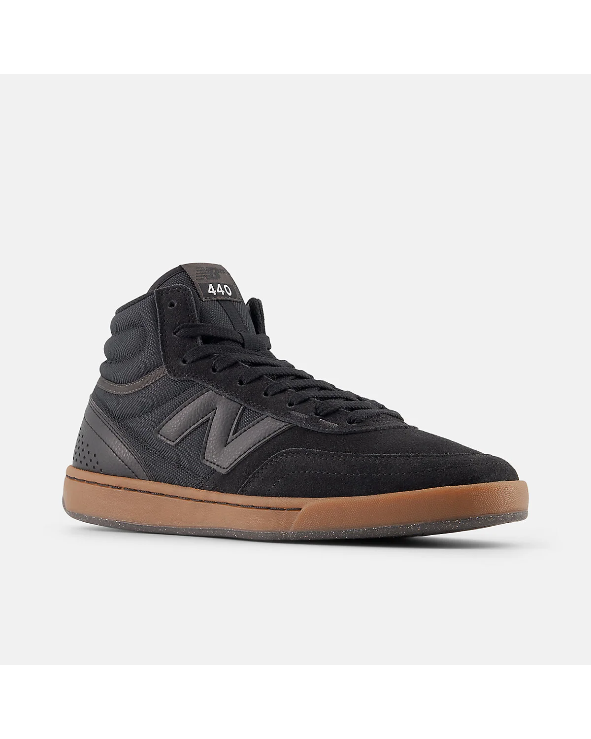 Высокие кроссовки New Balance Numeric 440 High V2 чёрные, вид спереди.