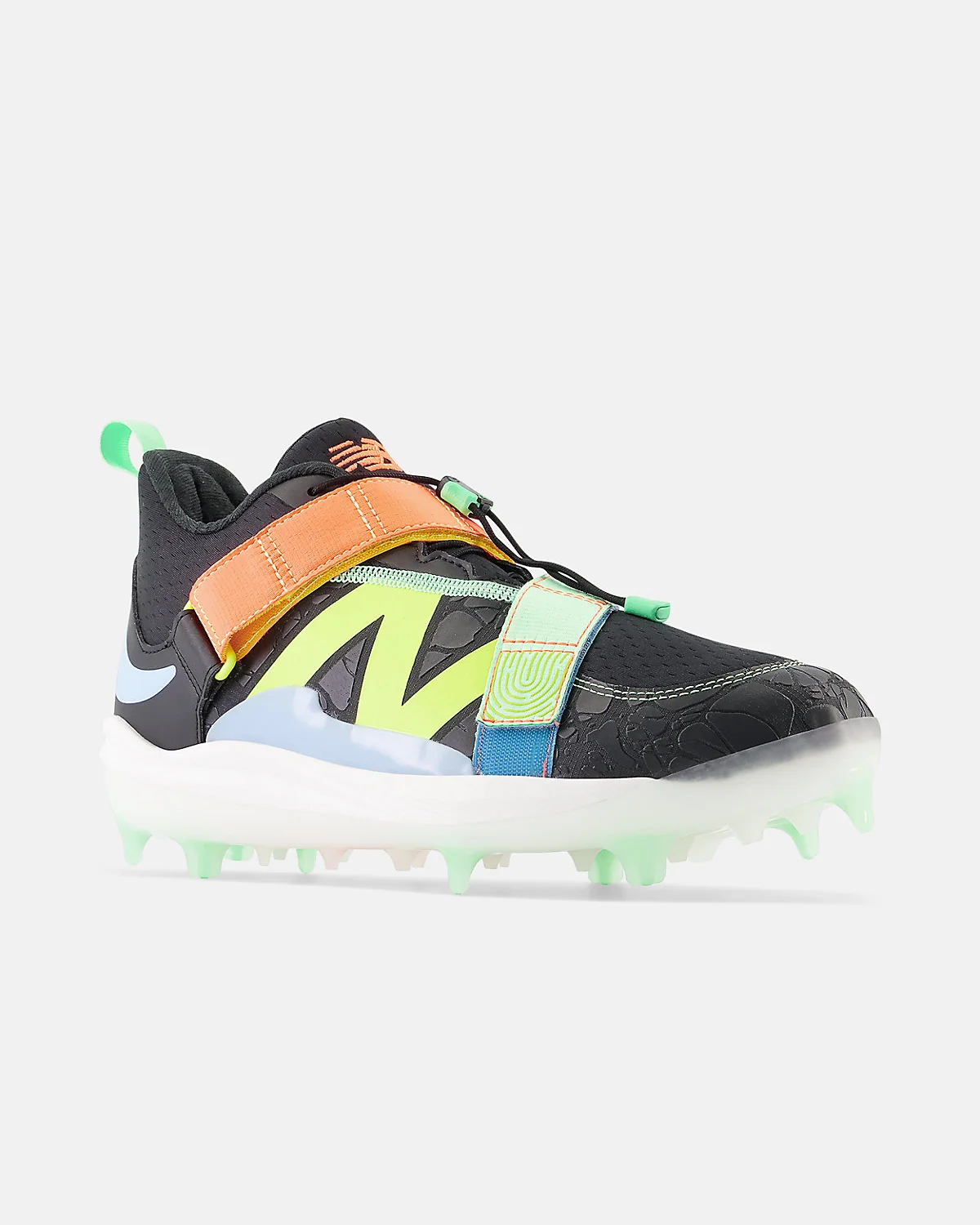 Нижняя часть шиповок New Balance FuelCell Lindor 2 с жёлтыми шипами и белой подошвой.
