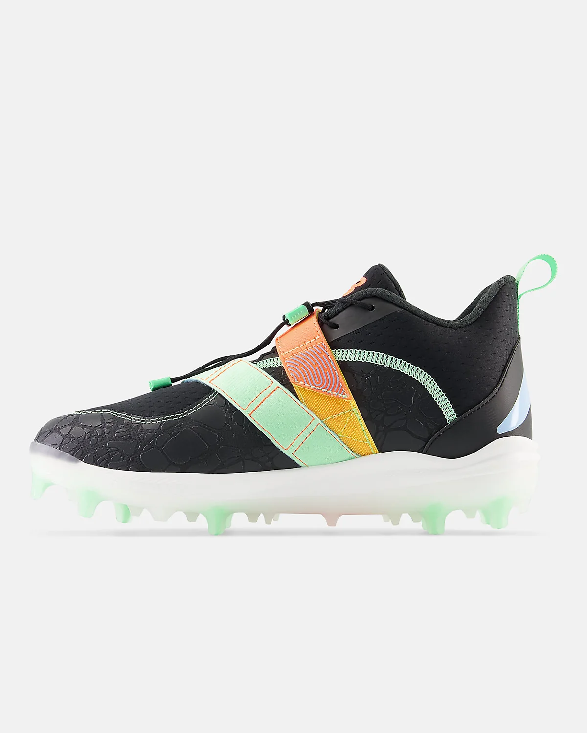 Шиповки New Balance FuelCell Lindor 2 Comp, боковой ракурс с деталями.