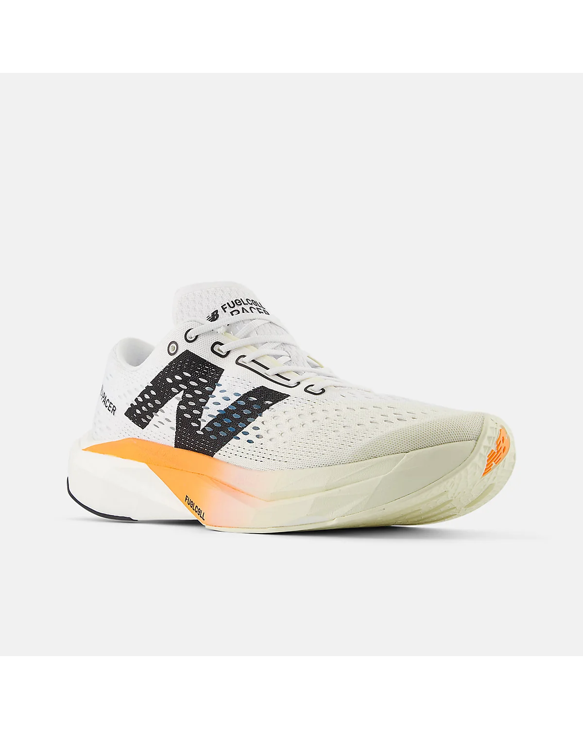 Кроссовки New Balance FuelCell SuperComp Pacer в профиль, видна мидсоль.