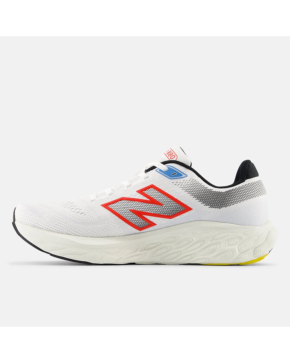 Крупный план подошвы Fresh Foam New Balance 880v14, белые кроссовки