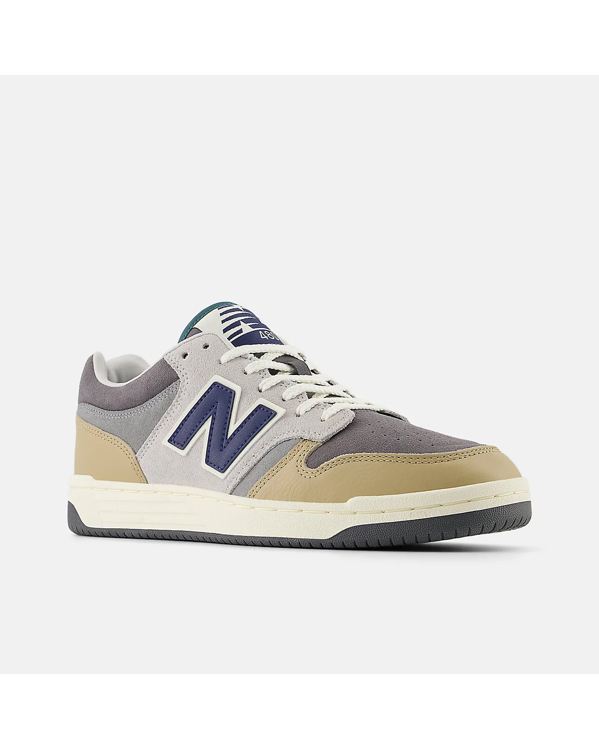 Пара серых кроссовок New Balance 480, вид сверху и спереди