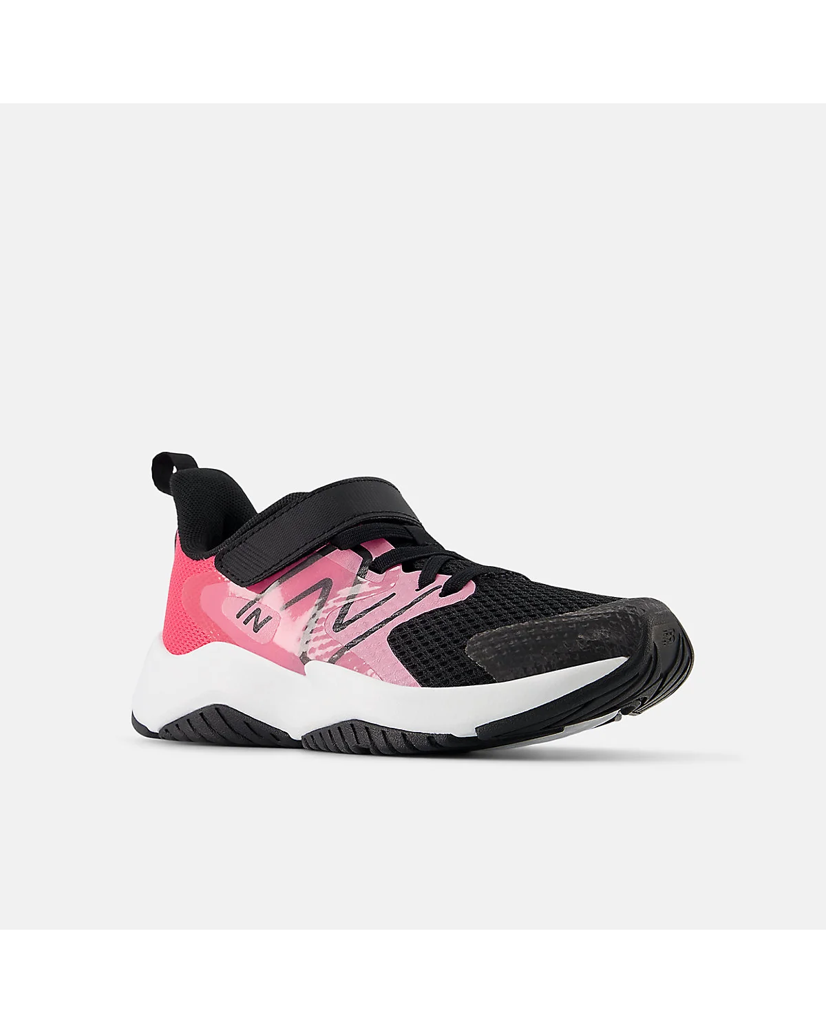 Розовые кроссовки New Balance Rave Run v2 со стороны