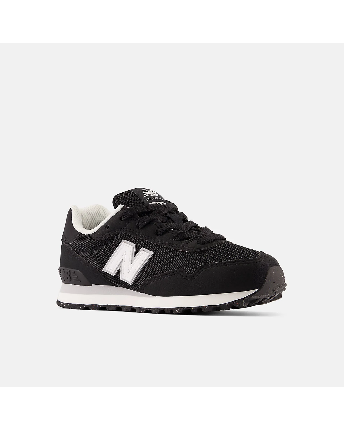 Детские чёрно-белые кроссовки New Balance 515, ракурс три четверти