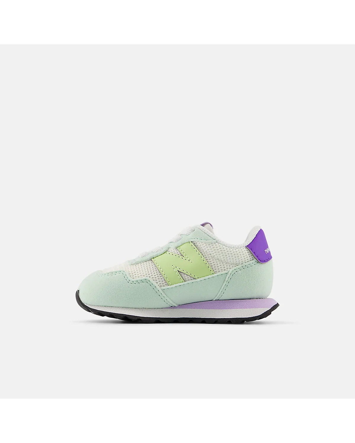 Подошва светло-зелёных детских кроссовок New Balance 237