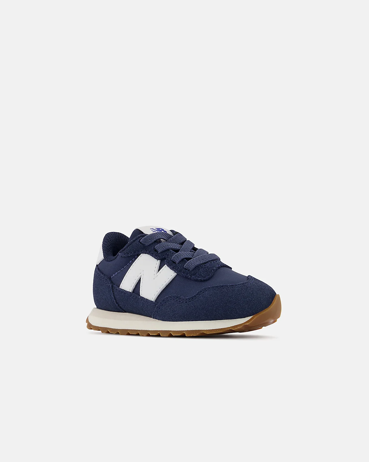 Детские кроссовки New Balance 237 серо-фиолетовые на резинке, угловой вид.