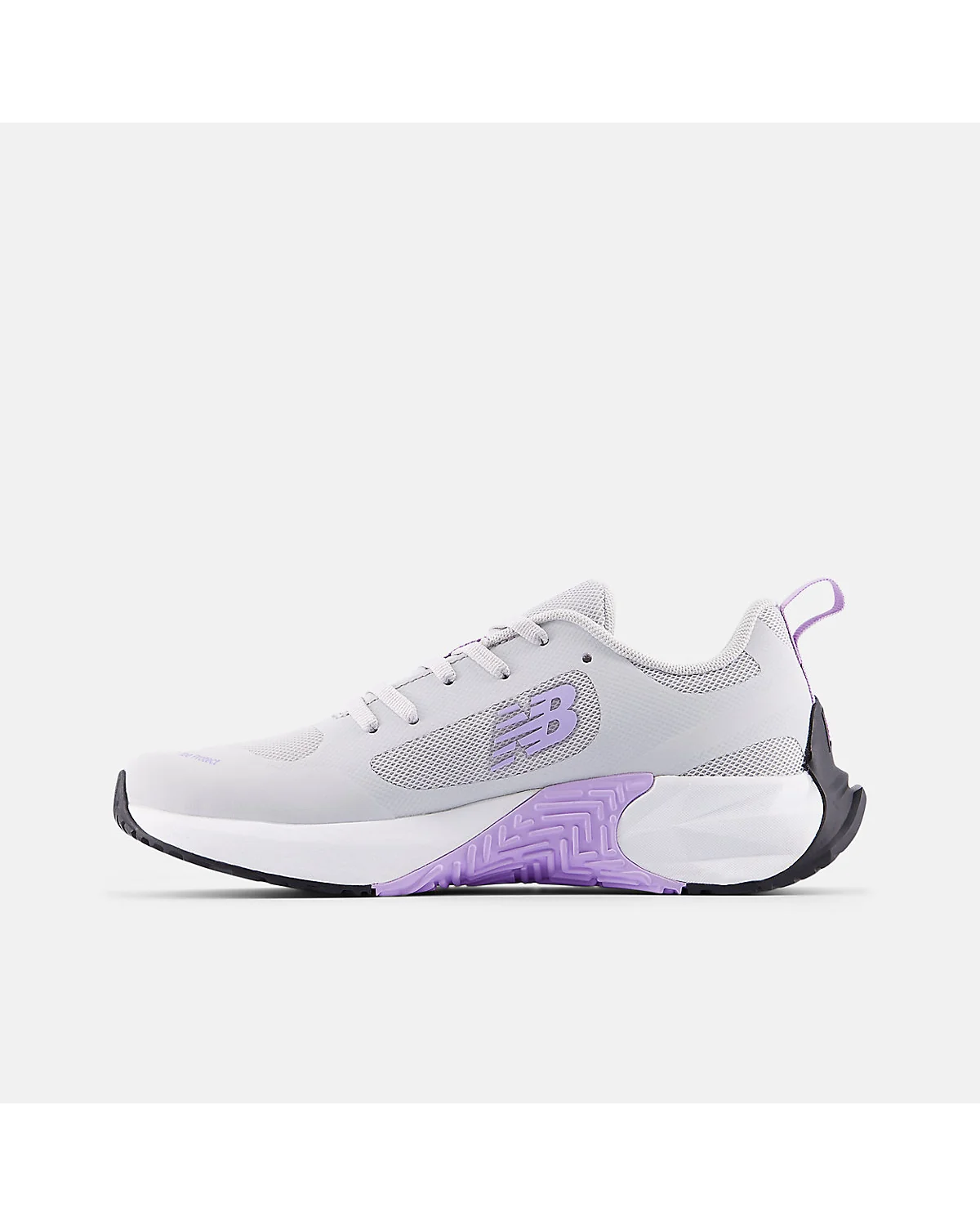 Подошва детских кроссовок New Balance с сиреневым рельефом