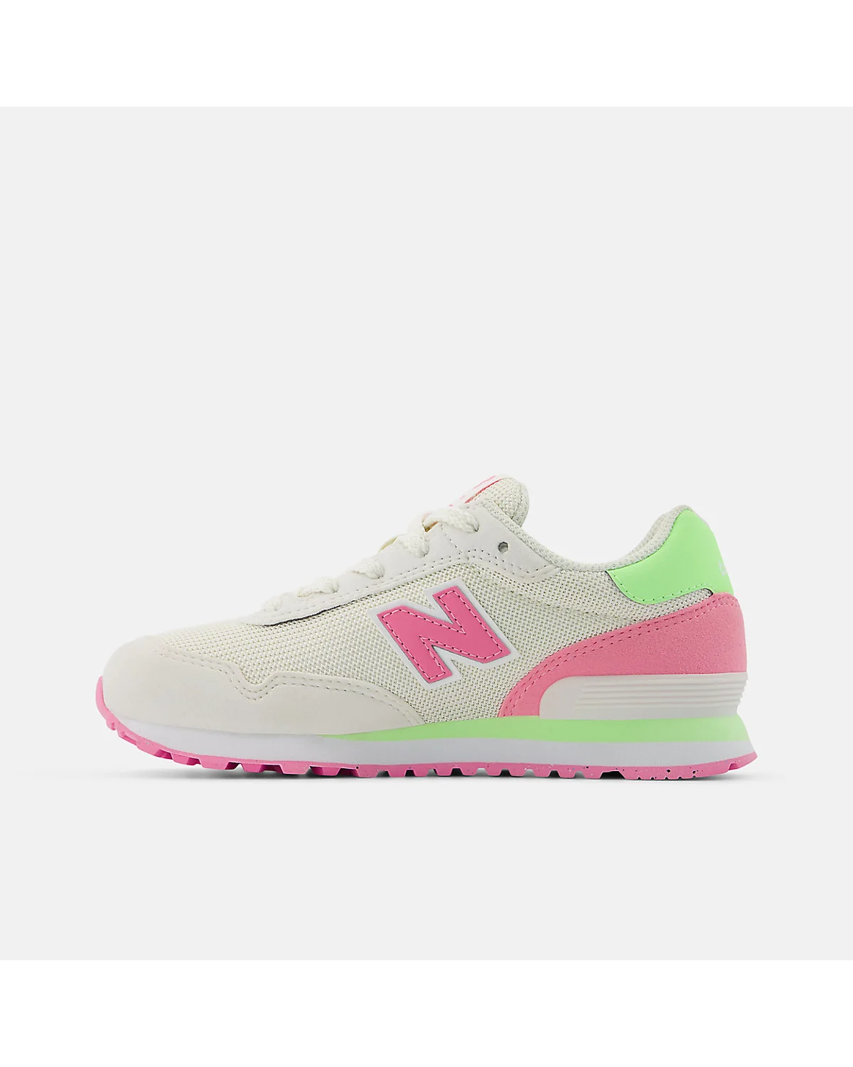 Подошва детских кроссовок New Balance с розово-зелёным рельефом