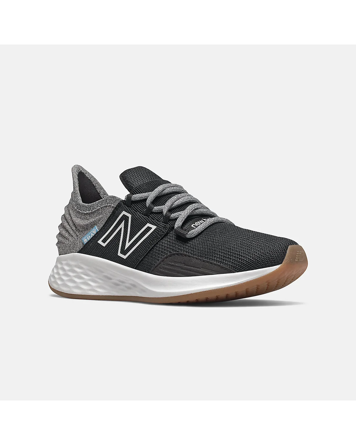 Детские кроссовки New Balance ROAV чёрные с серым воротником и белой подошвой, вид спереди