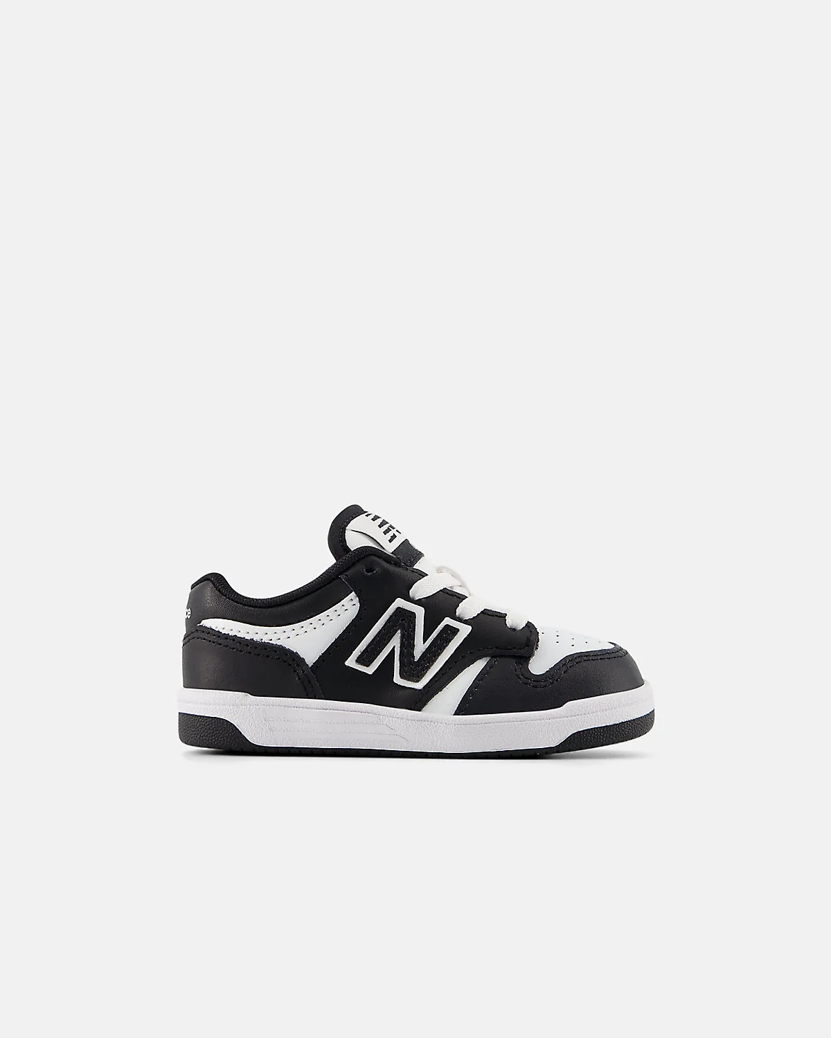 Детские кроссовки New Balance B480 песочные с белым логотипом, вид сбоку
