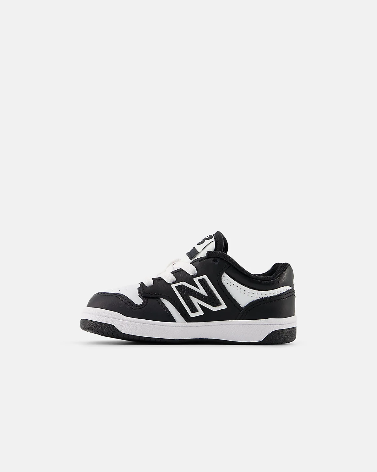 Детские кроссовки New Balance B480 песочные с белым логотипом, третий ракурс