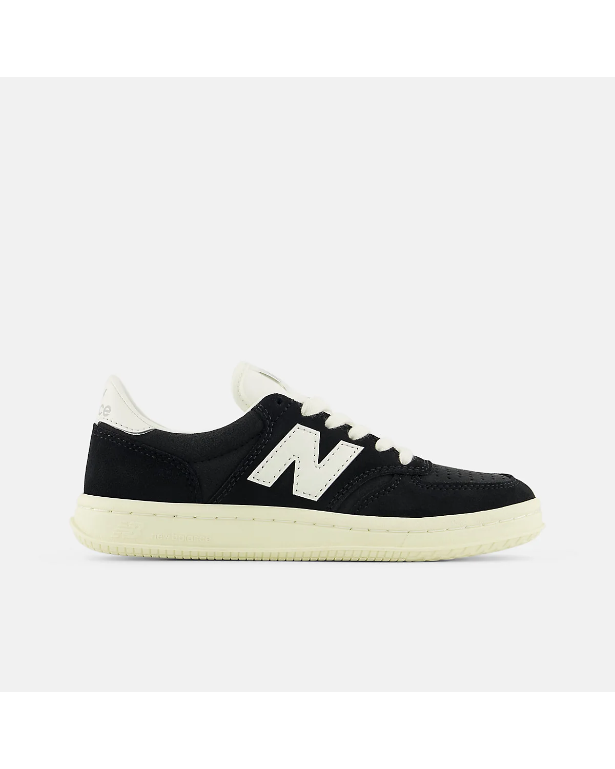 Кеды New Balance T500 кремово-чёрные, вид сбоку