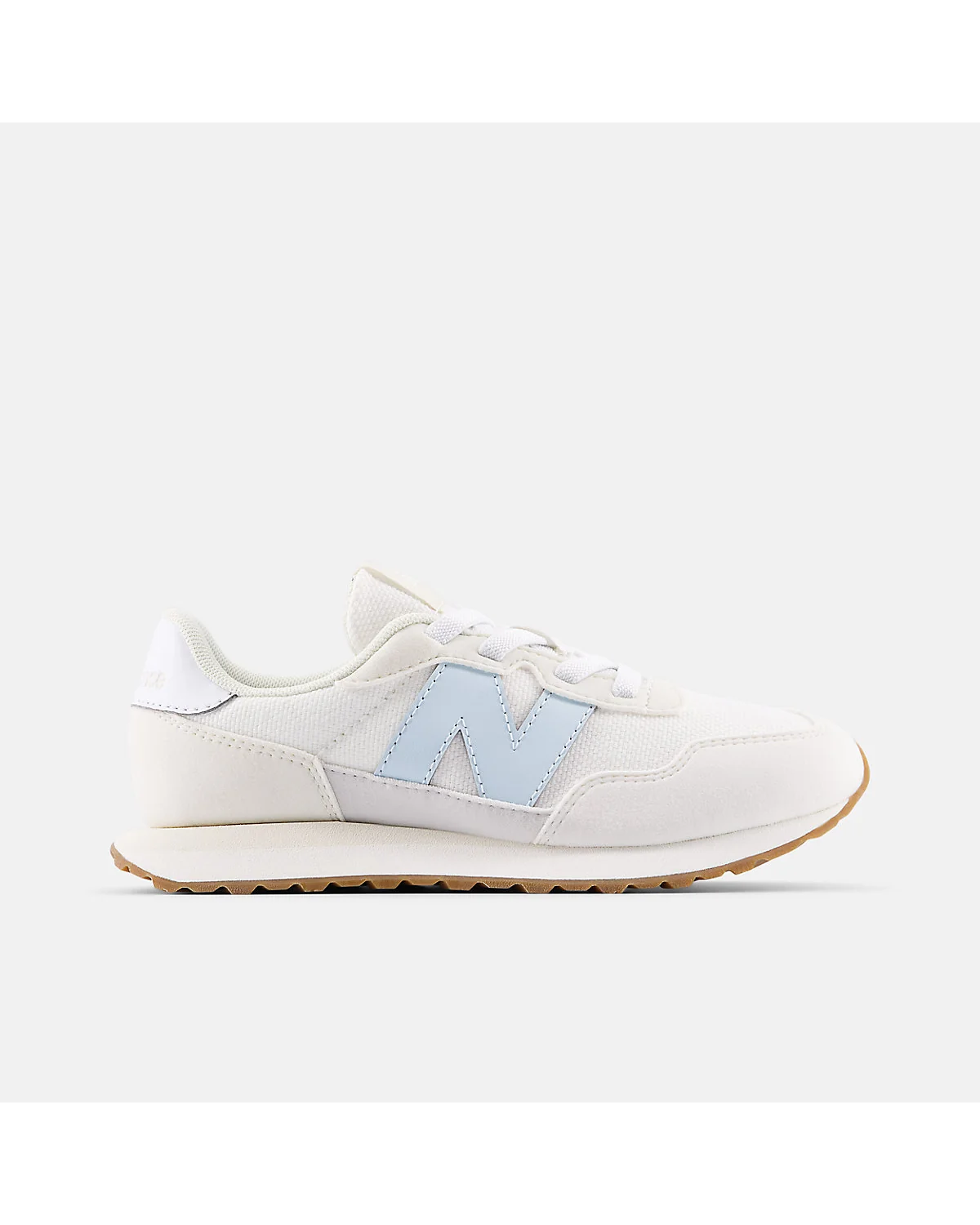 Светло-серые кроссовки New Balance 237 с голубой вставкой, вид сбоку