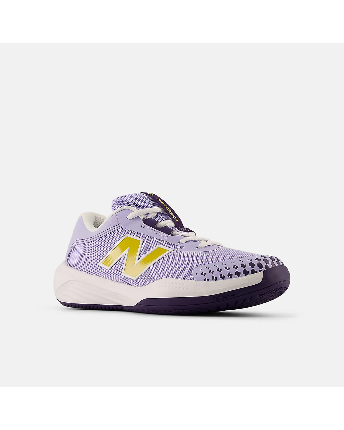 Детские кроссовки New Balance 996v6 с фиолетовой сеткой и жёлтыми вставками, вид спереди-сбоку