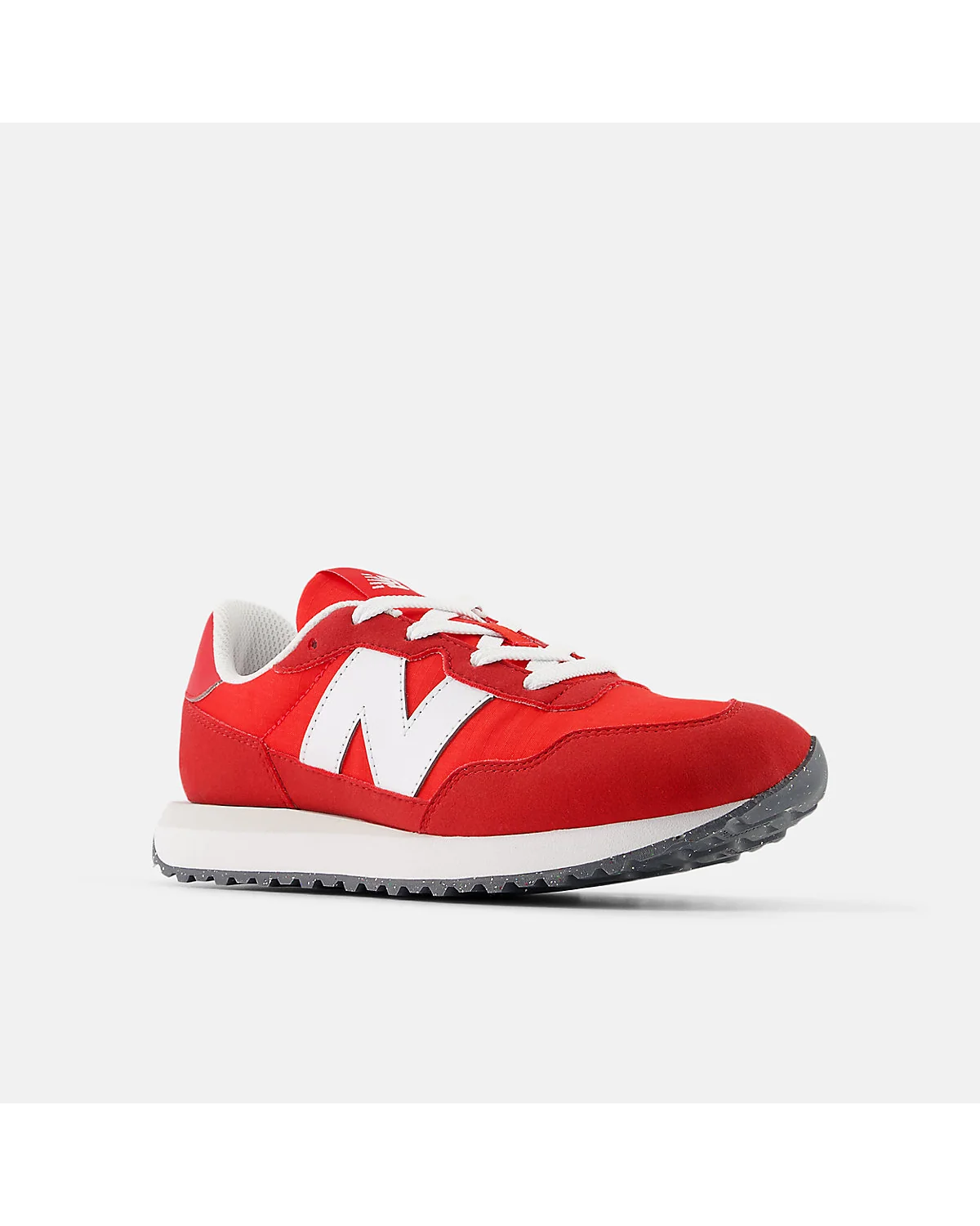 Детские кроссовки New Balance 237 белые с красным, вид сбоку
