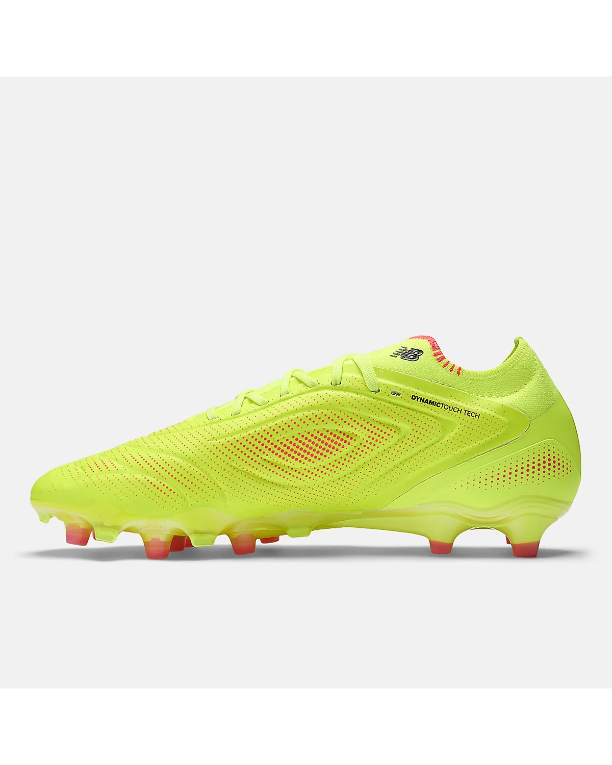 Футбольная бутса New Balance Tekela Elite, вид с внутренней стороны.