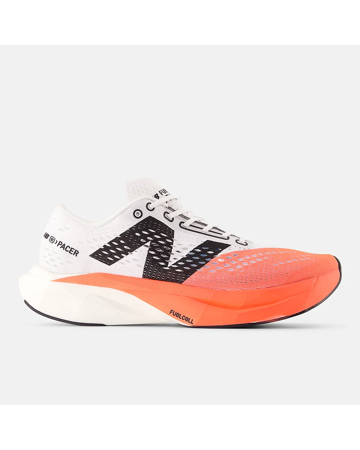 Красные кроссовки New Balance FuelCell SuperComp Pacer v2, вид сбоку.