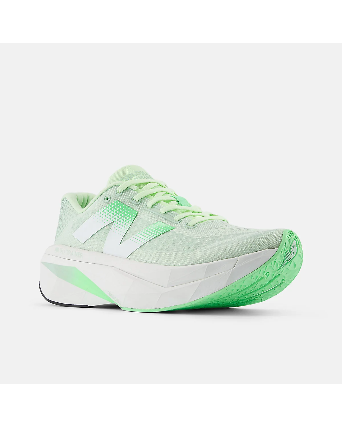 Кроссовка New Balance FuelCell Trainer v3, вид с внутренней стороны-сбоку.