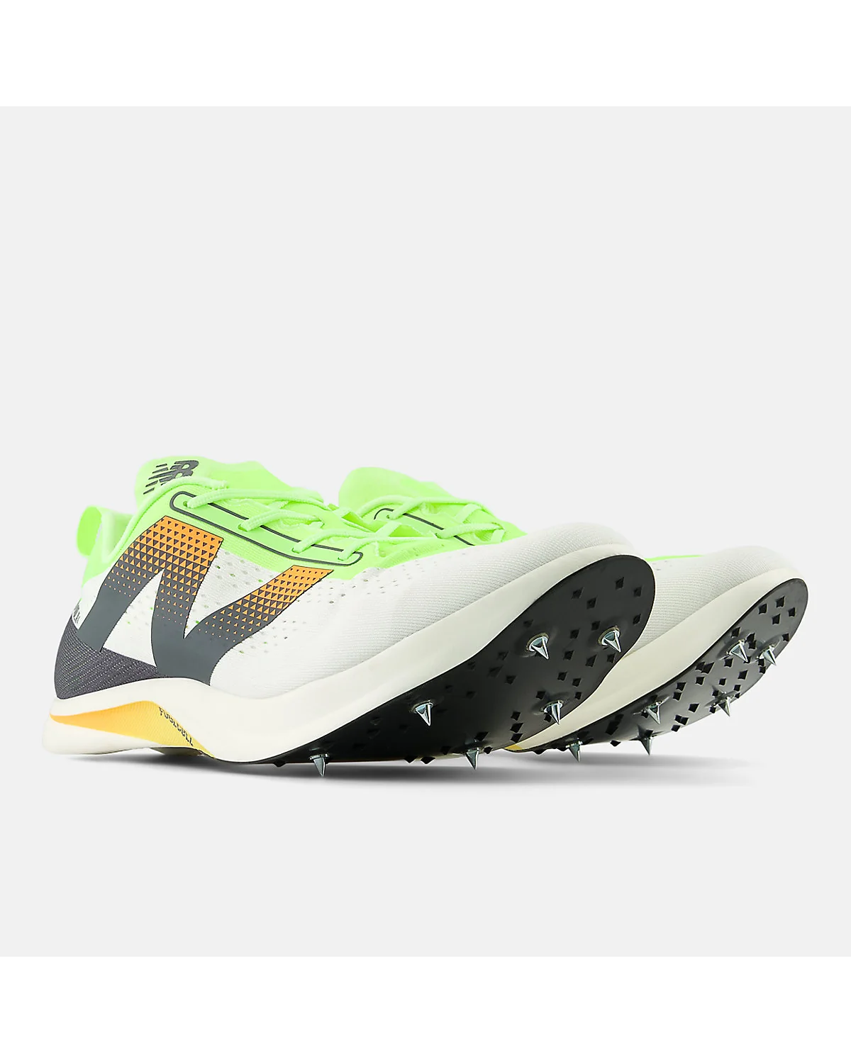 Белые с лаймовым беговые шиповки New Balance SuperComp MD-X v3, вид три четверти
