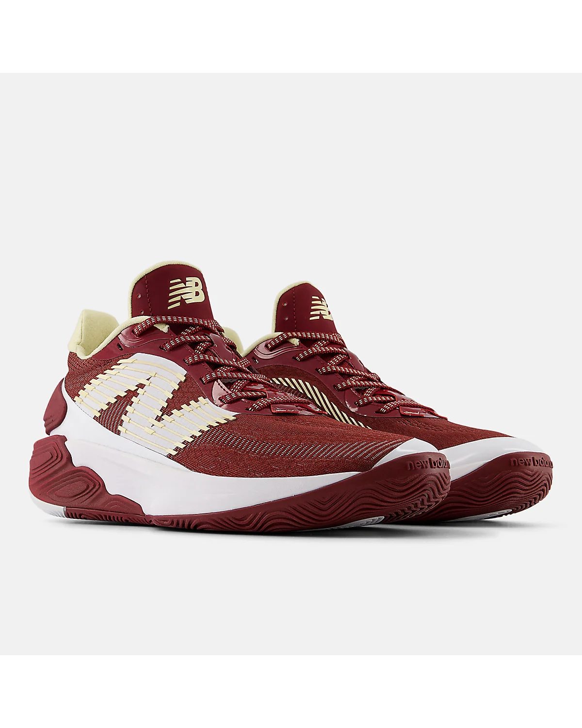 Красные баскетбольные кроссовки New Balance TWO WXY v5, вид сзади