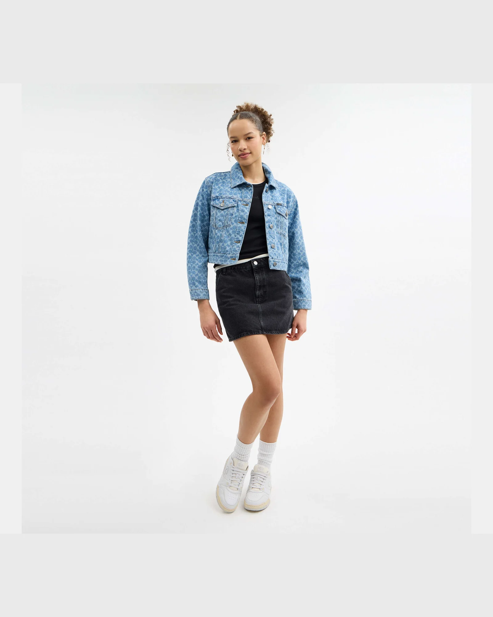 Джинсовая куртка Coach с монограммой — 16