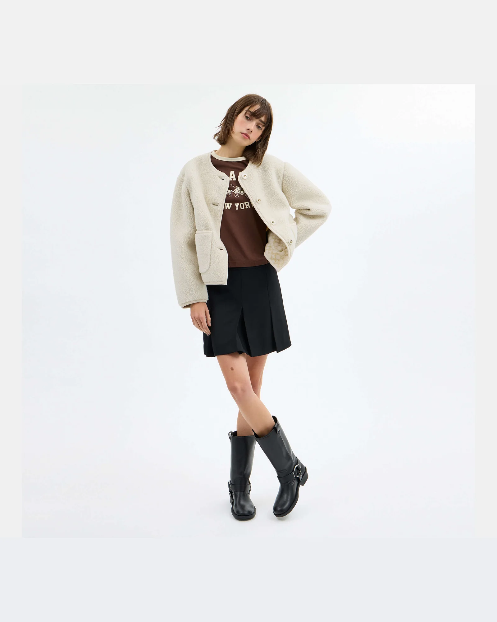 Короткая куртка-кардиган Coach из шерпы, бежевая — 4