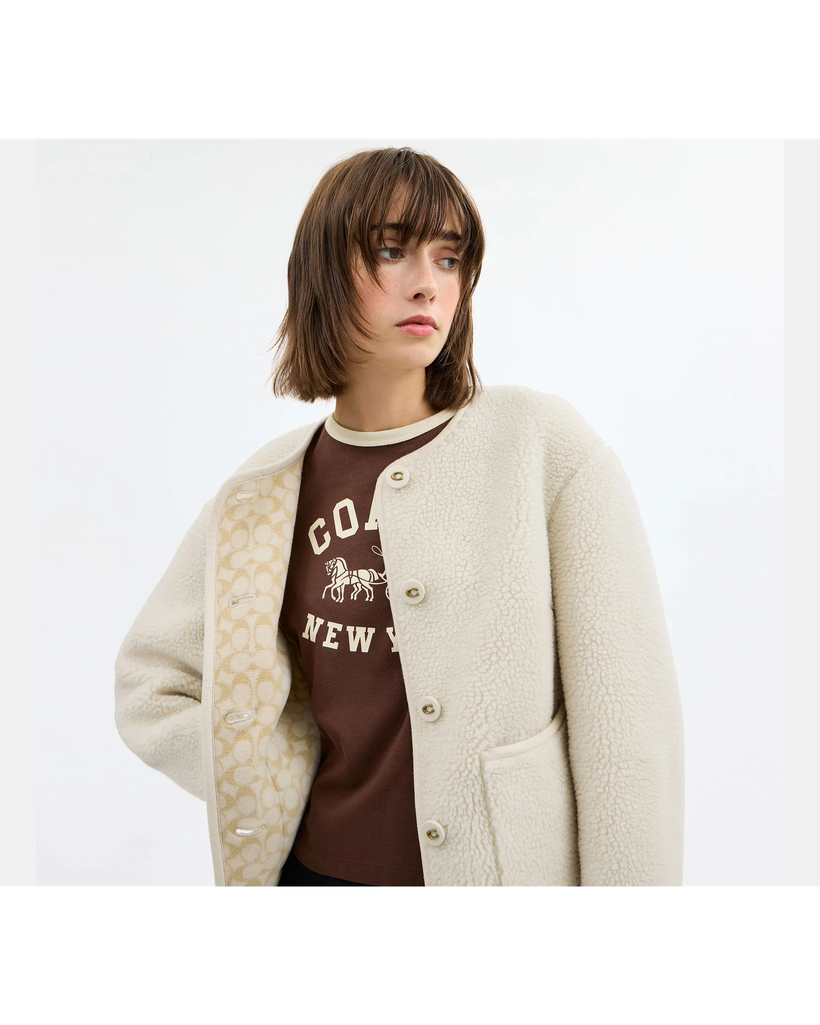 Короткая куртка-кардиган Coach из шерпы, бежевая — 6