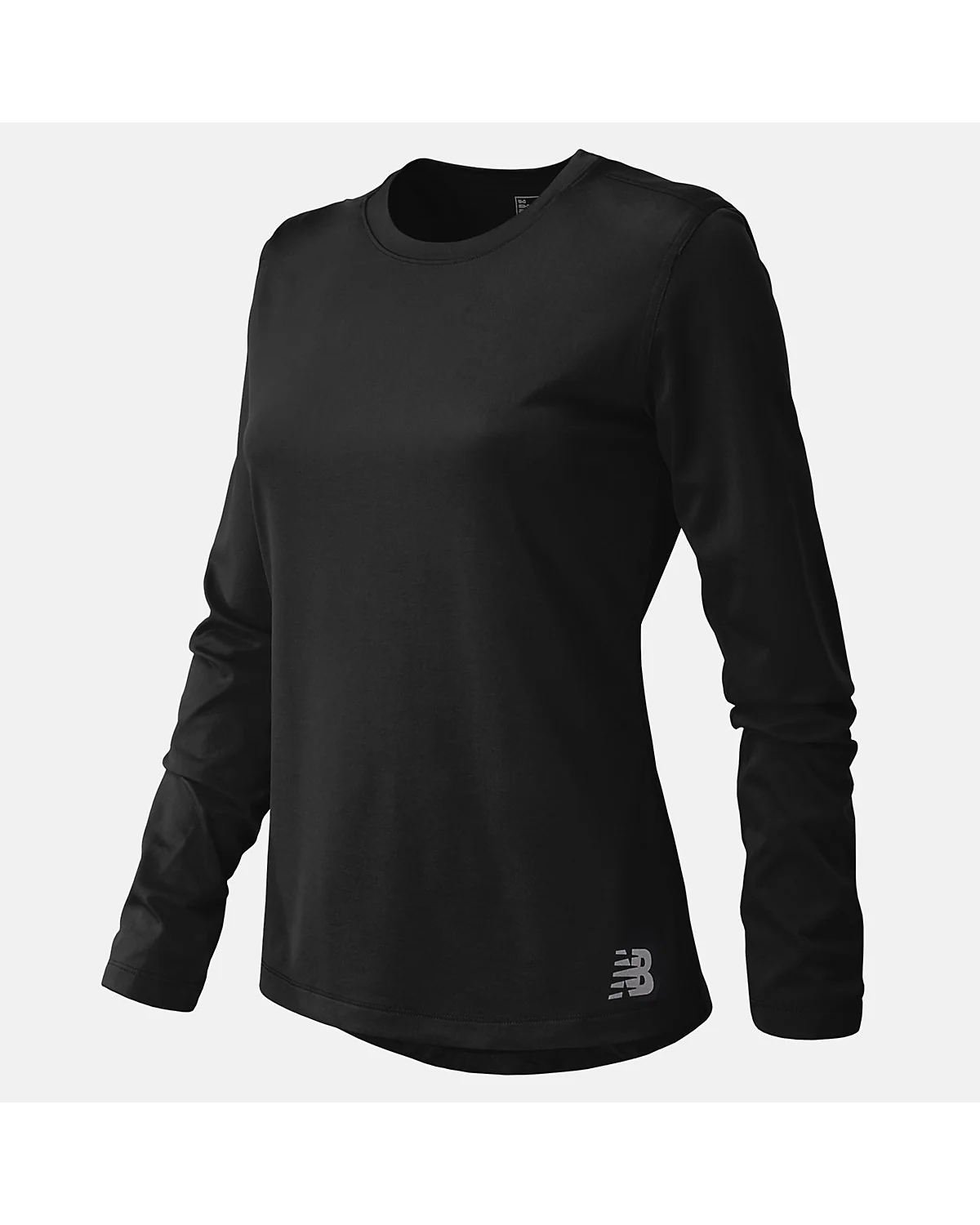 Чёрная спортивная рубашка New Balance Core Run Long Sleeve, на модели спереди.