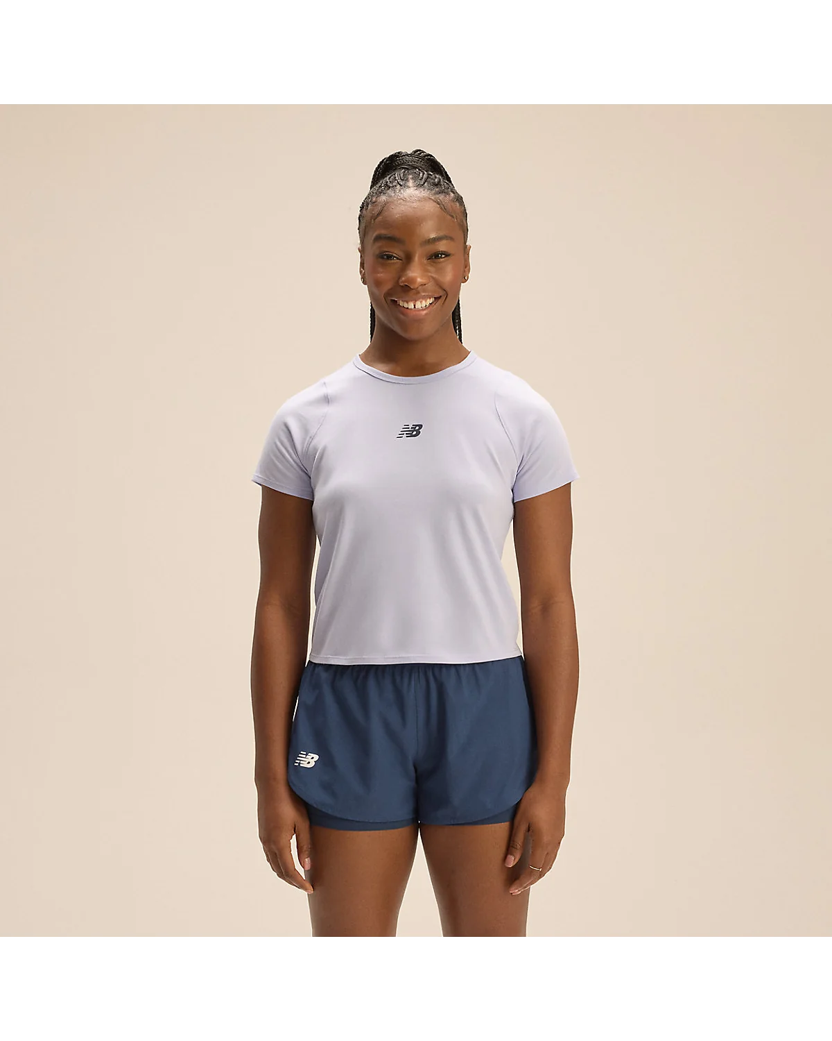 Спортивный топ New Balance Coco Gauff Melbourne с разноцветным принтом, вид спереди.