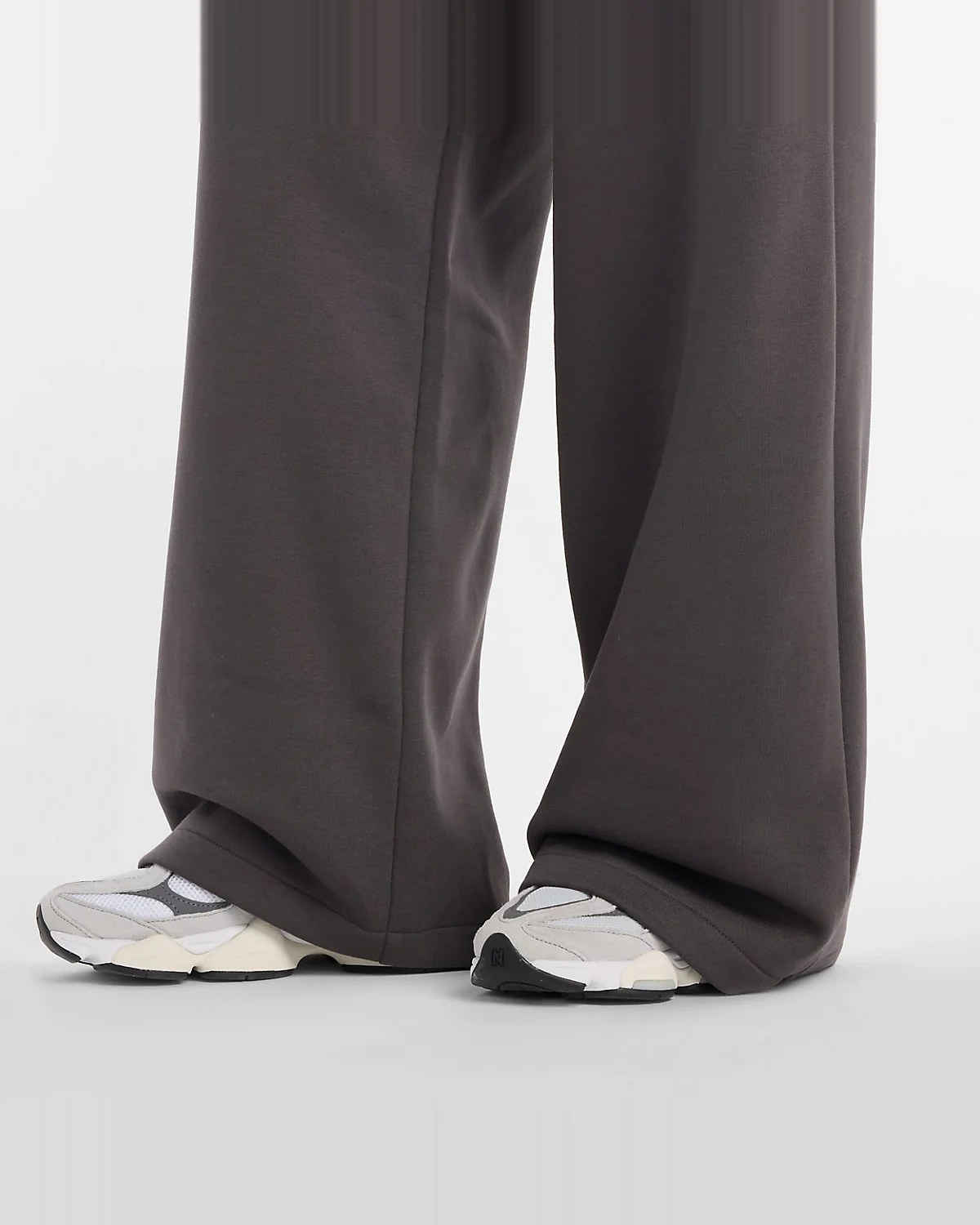 Брюки New Balance Reimagined Fleece черные — 7