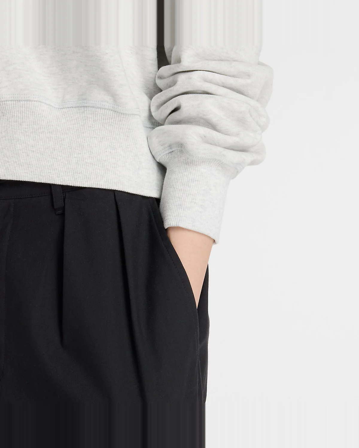 New Balance Athletics Premium Logo Relaxed Crop Crew — 7