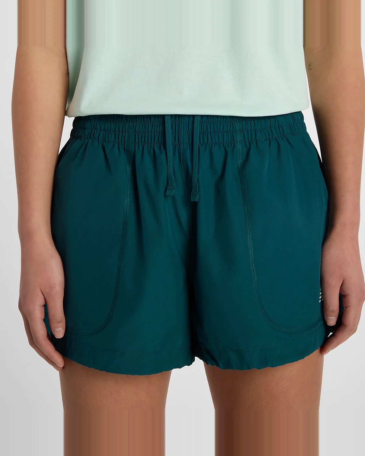 Женские шорты New Balance Trackside Woven — 2