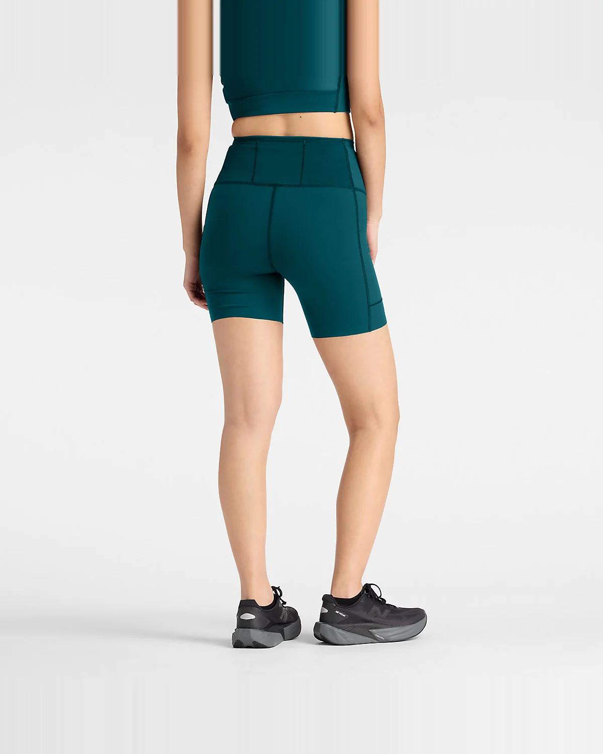 Женские шорты New Balance RC Elite Storage Short 6" — 4