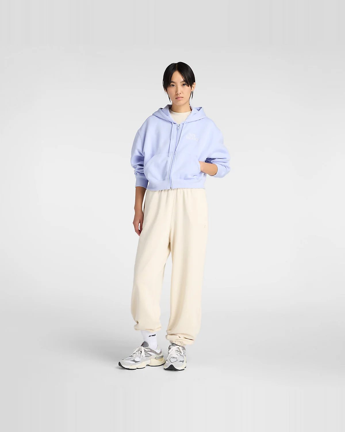 Женское худи New Balance Trackside Fleece Full Zip — 3