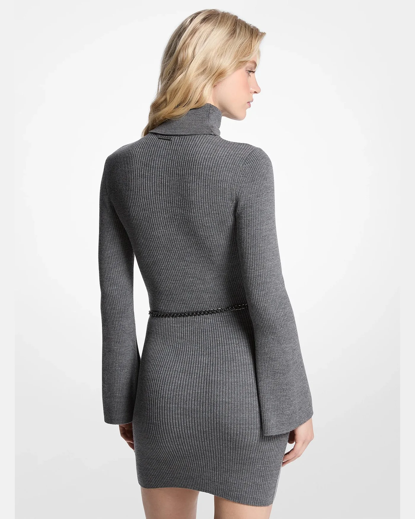 Мини-платье Michael Kors из шерсти с горлом и поясом-цепочкой — 2