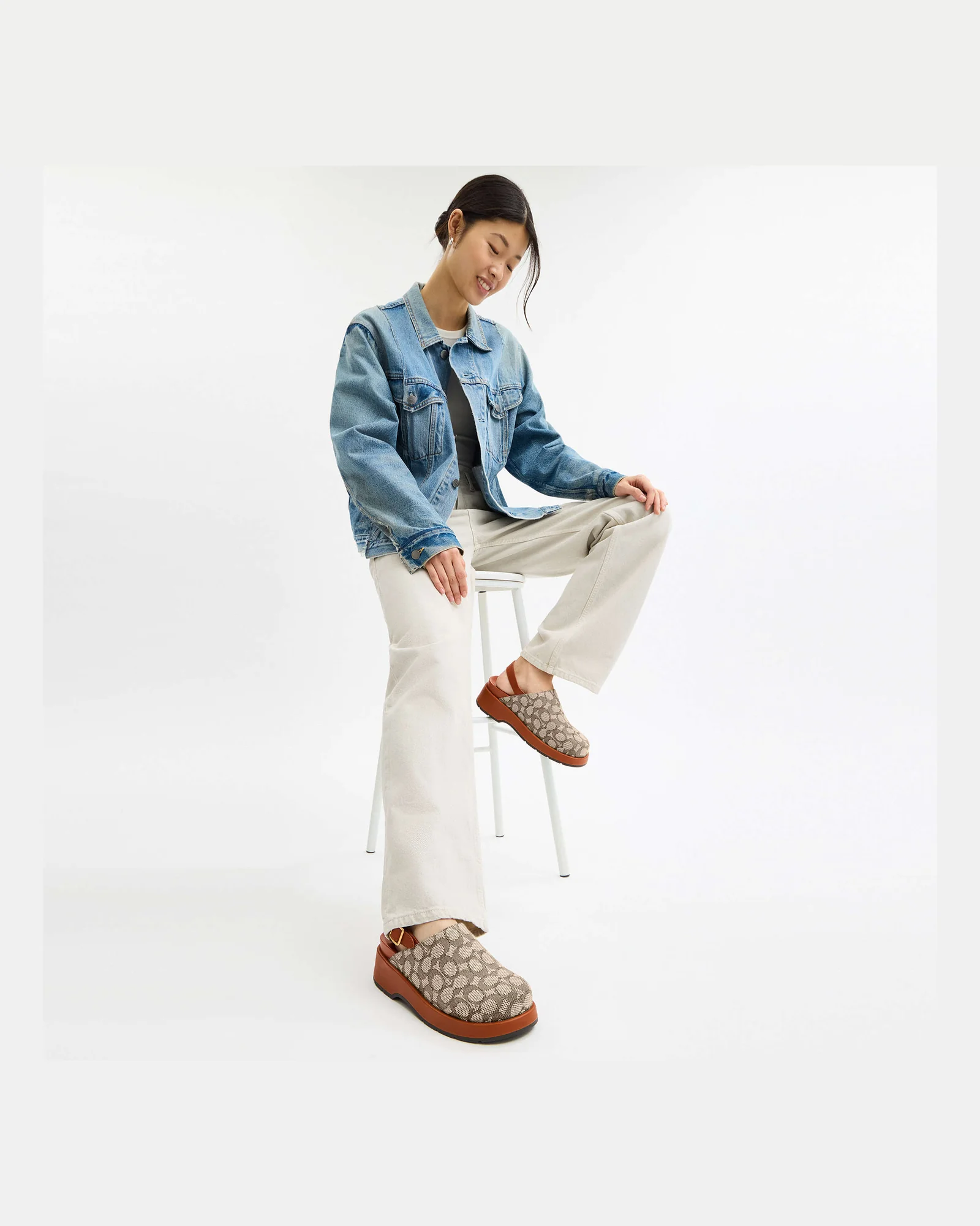 Сабо на платформе Coach Sculpted C, фирменный жаккард — 8