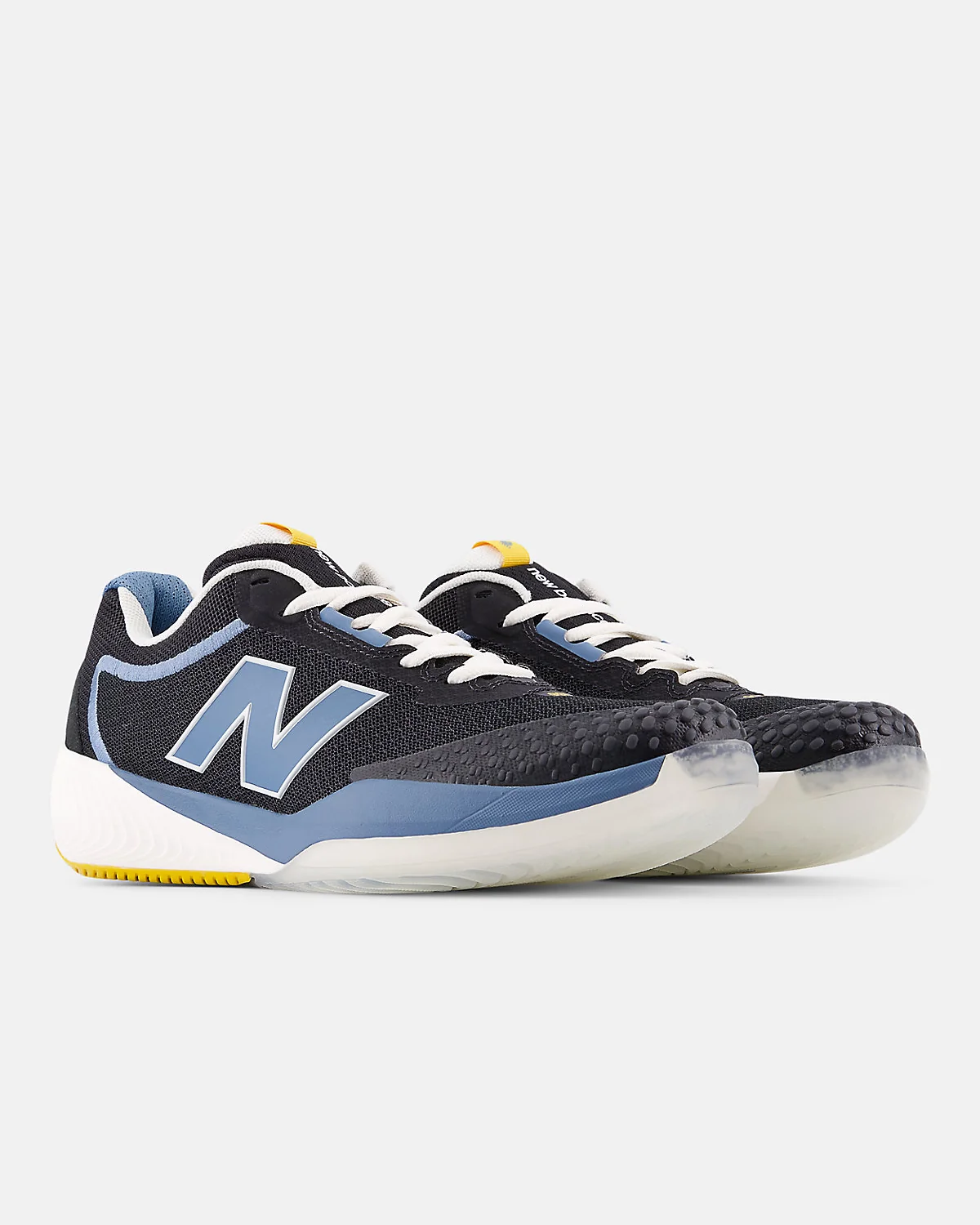 Кроссовки New Balance FuelCell 996v6 зелёного цвета под другим ракурсом.