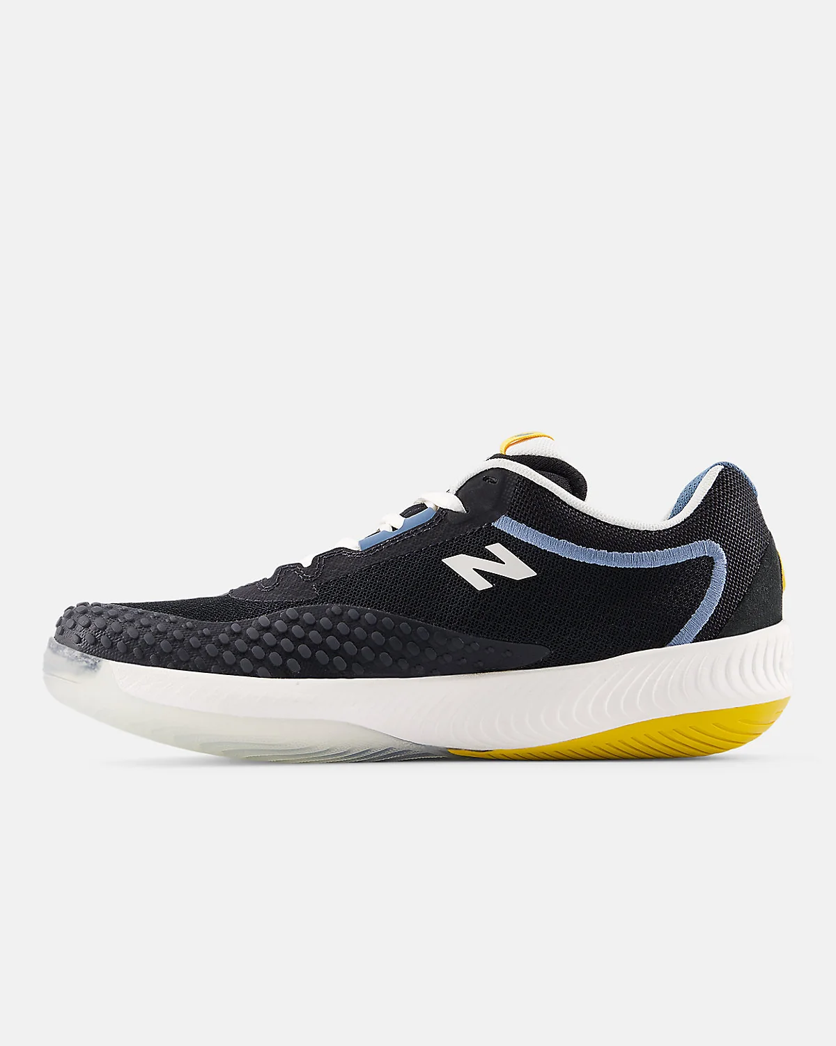 Вид сзади зелёных кроссовок New Balance FuelCell 996v6.