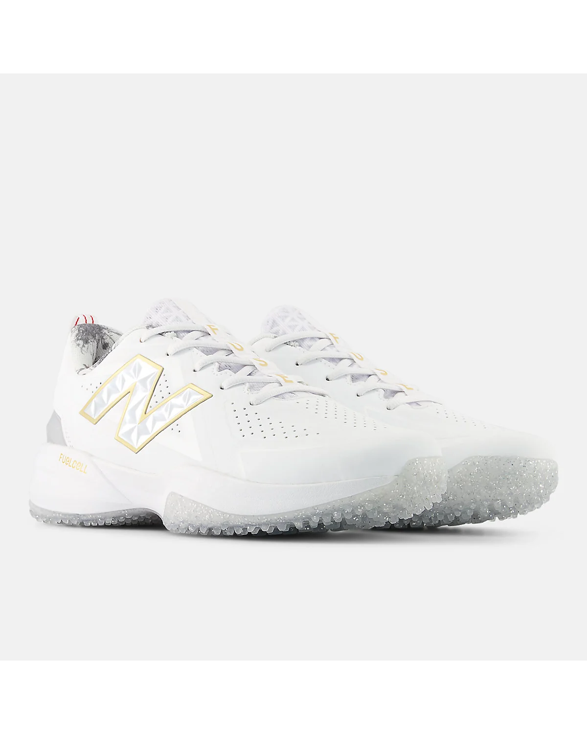 Кроссовки New Balance Fuse v5 Turf Ring Season под другим углом.
