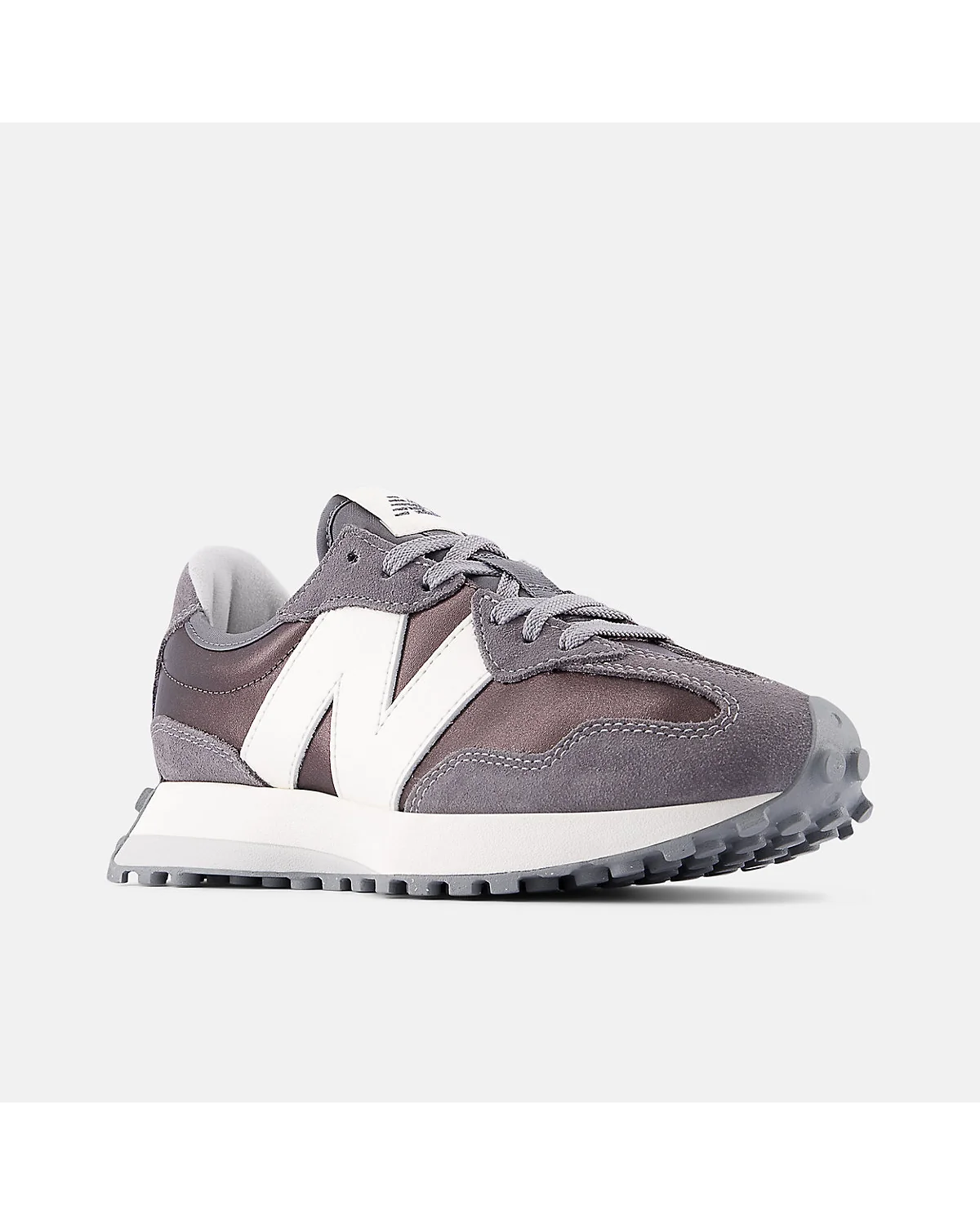 Кроссовки New Balance 327, вид сбоку с серым и чёрным сочетанием.