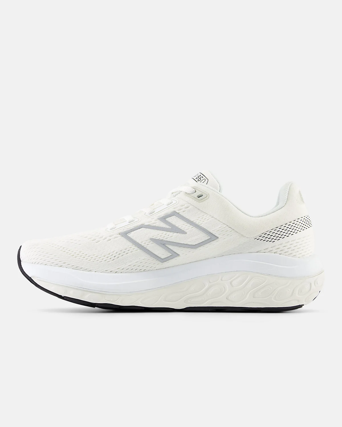 Тыльный вид кроссовок New Balance Fresh Foam X 860v14 с серыми деталями.