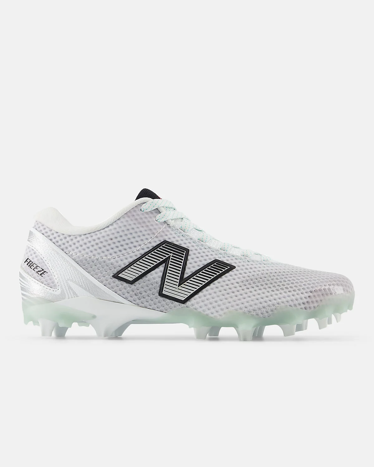 Кроссовки New Balance FreezeLX v5 Low белые с оранжевыми вставками, фронтальный вид.