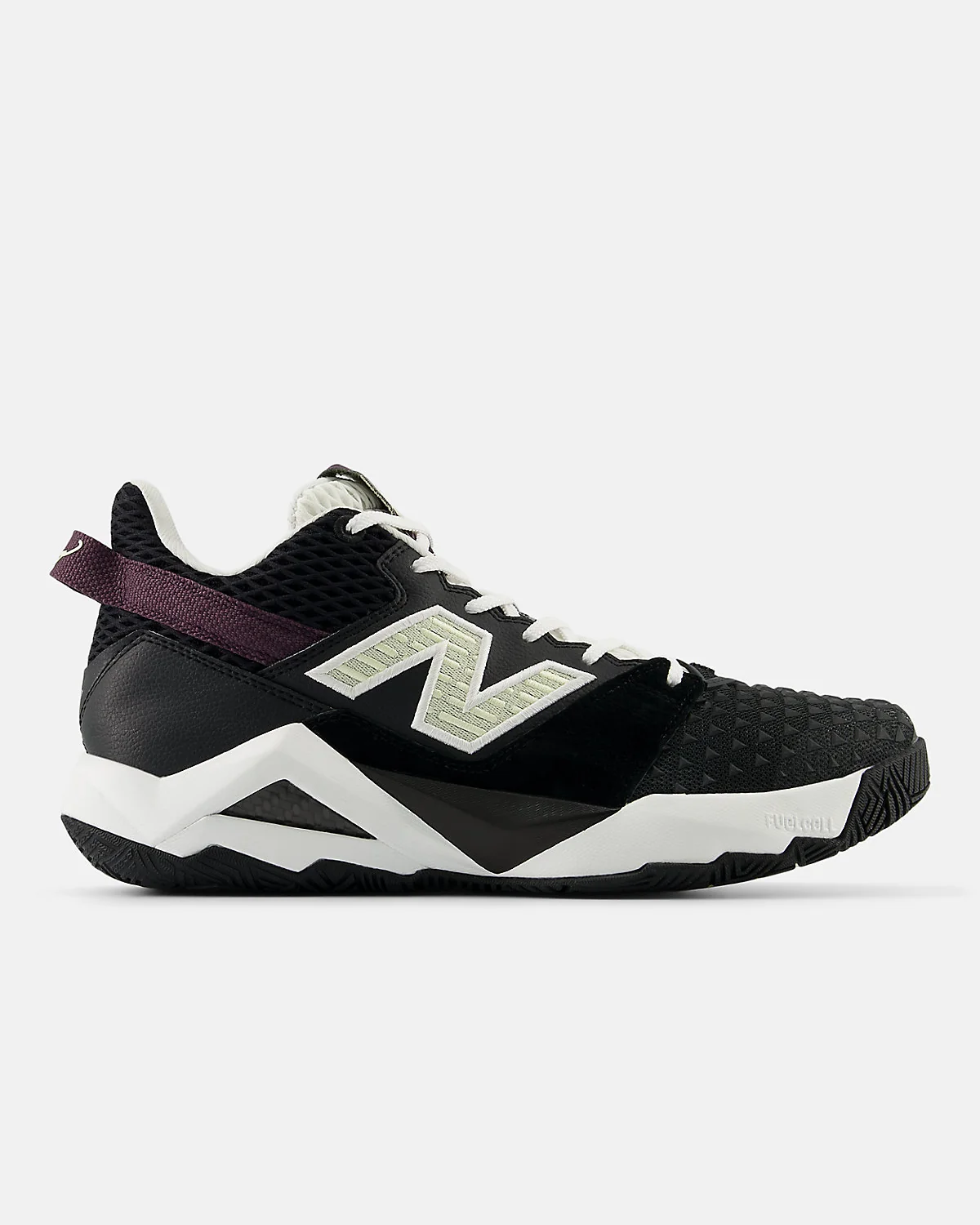 Кроссовки New Balance Coco CG2 белые с зелёными деталями, вид сбоку