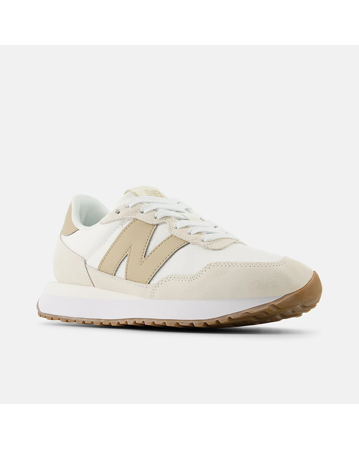 Кроссовки New Balance 237 цвета морской соли, другой ракурс.