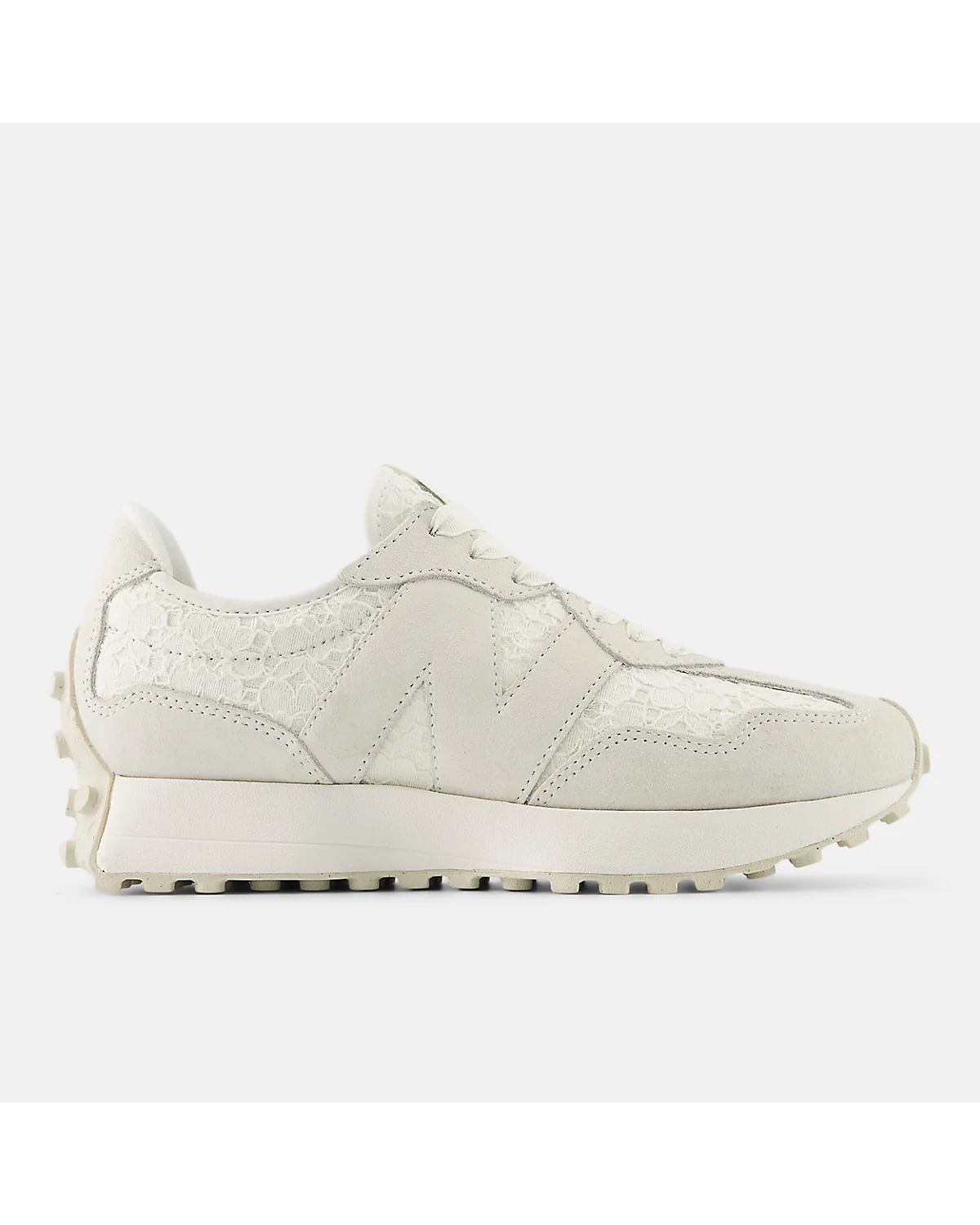 Белые кроссовки New Balance 327 цвета морская соль, вид сбоку.