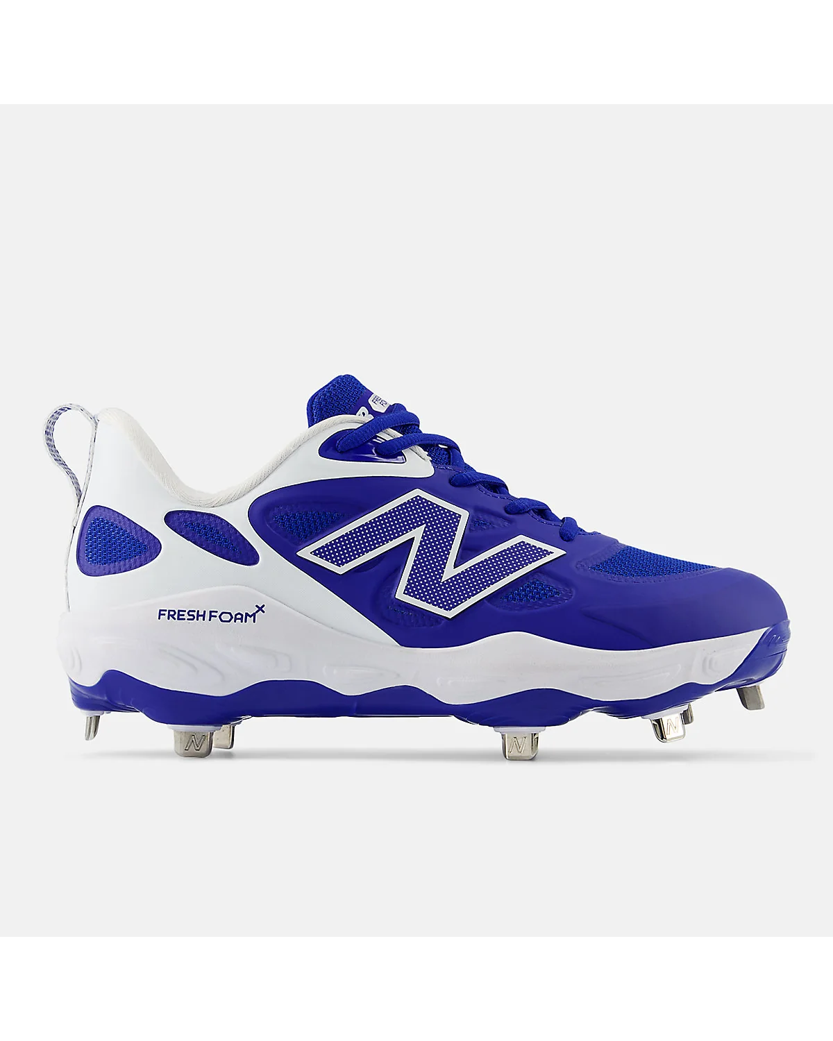 Спортивные бутсы New Balance Fresh Foam X Velo v4 Metal ярко-синие, вид сбоку.