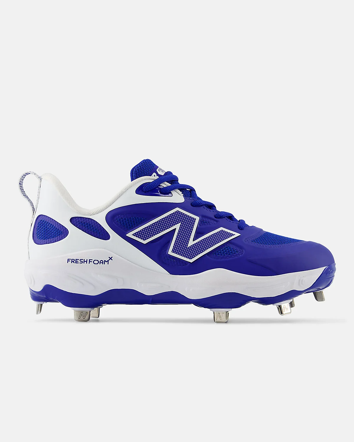 Спортивные бутсы New Balance Fresh Foam X Velo v4 Metal ярко-синие, вид сбоку.