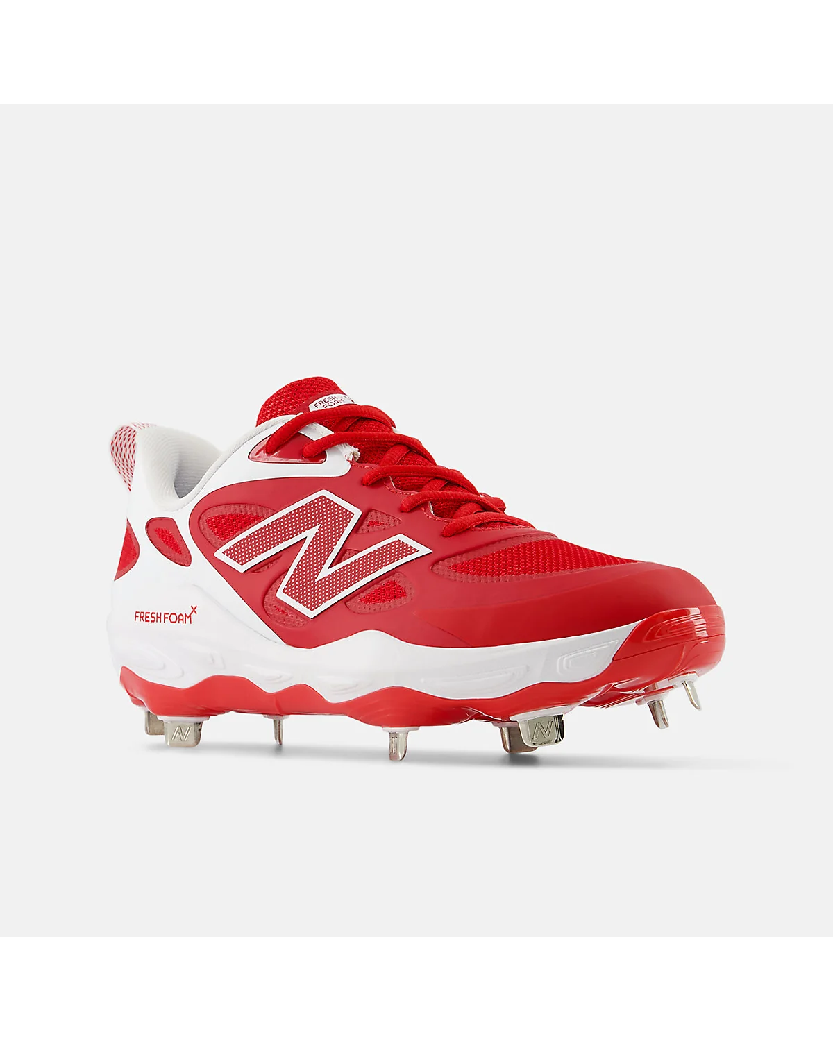 Спортивные бутсы New Balance Fresh Foam X Velo v4 Metal красные, вид спереди.